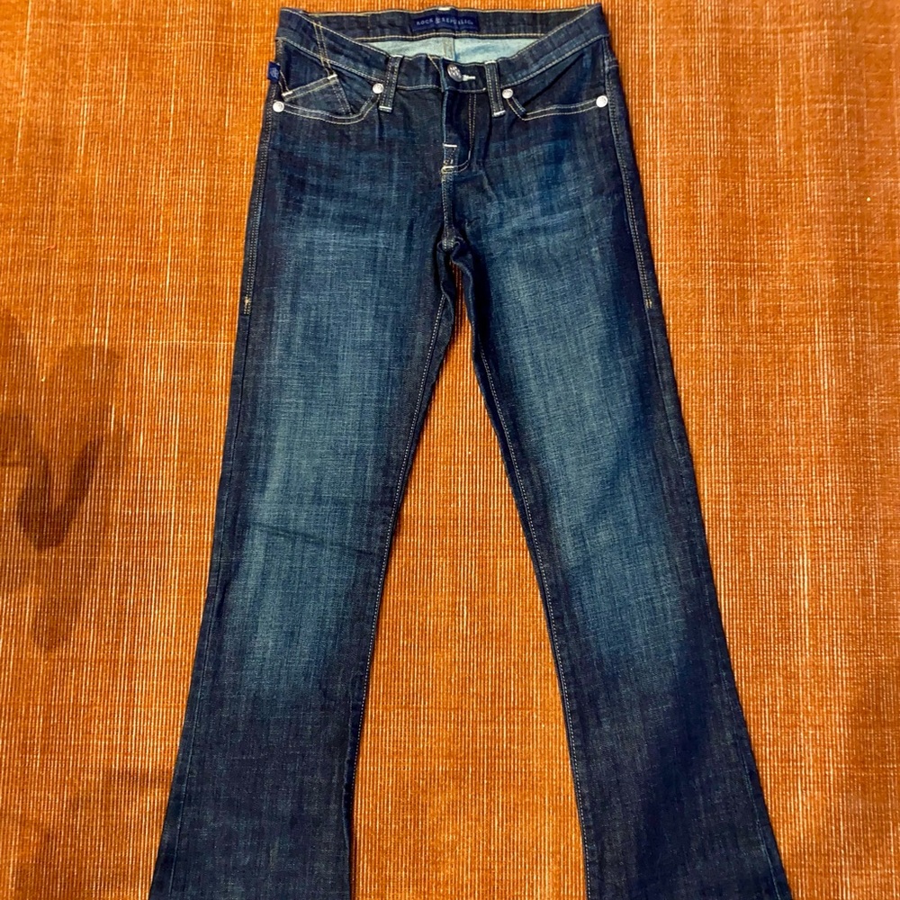 Boot cut Rock&Republic jeans w/ embellished pockets 👖